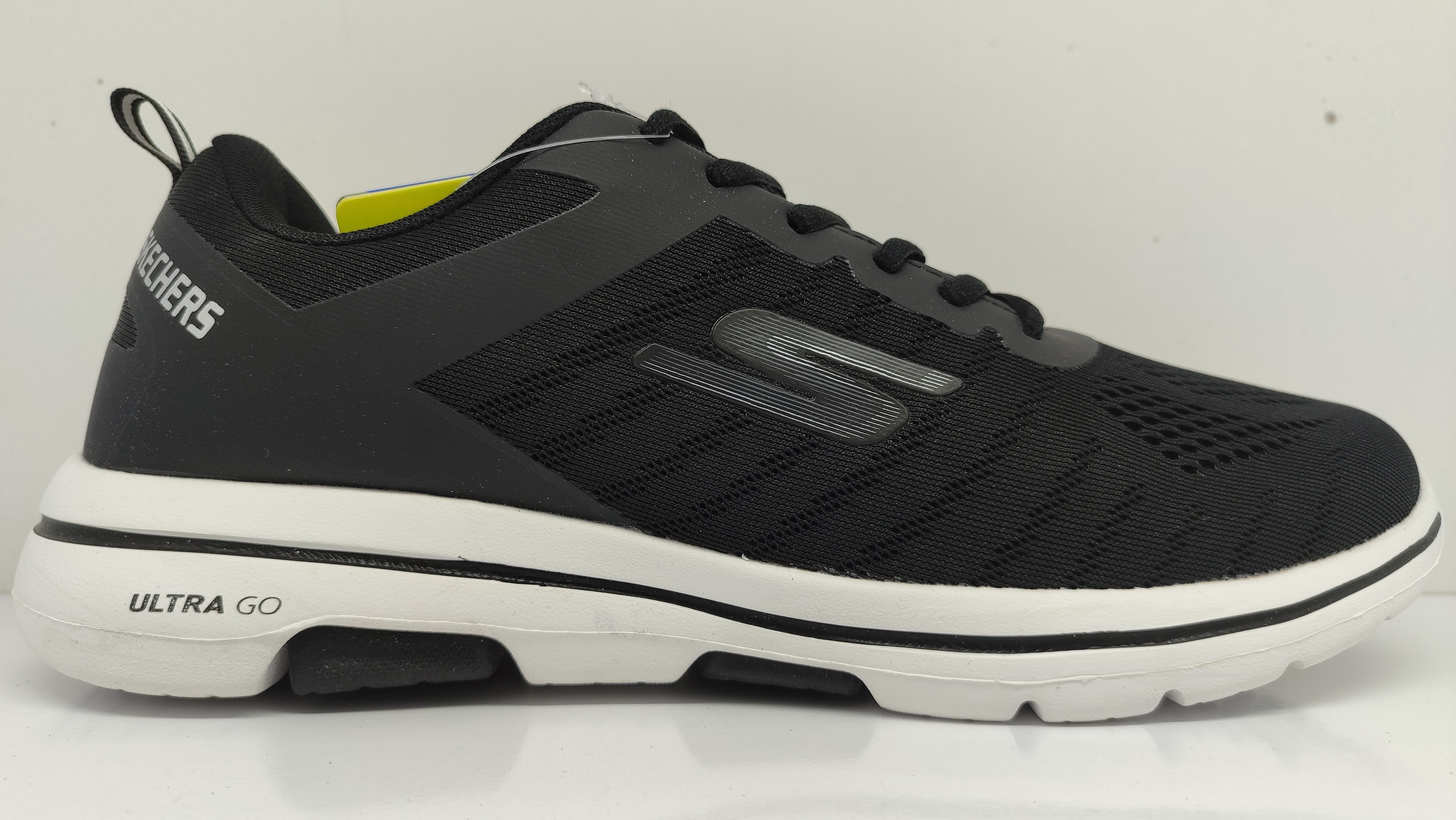 کفش اسکیچرز سایز بزرگ مدل ULTRA GO ساخت ویتنام سایز 44 تا 48 مناسب پیاده روی ورزش و استفاده روزمره